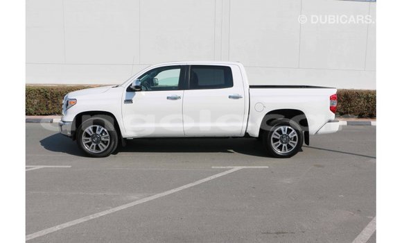 Acheter Import Voiture Toyota Tundra Blanc à Import - Dubai, Province de Bengo Acheter Import Voiture Toyota Tundra Blanc à Import - Dubai, Province de Bengo