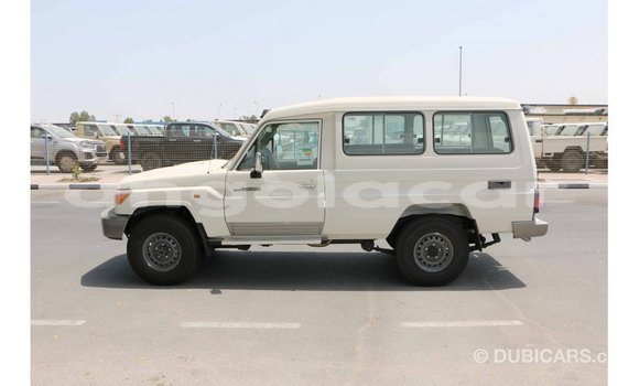Comprar Importar Toyota Land Cruiser Branco Carro em Import - Dubai em Bengo Province Comprar Importar Toyota Land Cruiser Branco Carro em Import - Dubai em Bengo Province