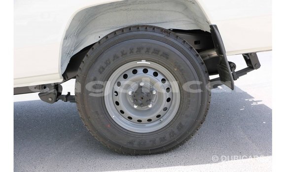 Comprar Importar Toyota Land Cruiser Branco Carro em Import - Dubai em Bengo Province Comprar Importar Toyota Land Cruiser Branco Carro em Import - Dubai em Bengo Province