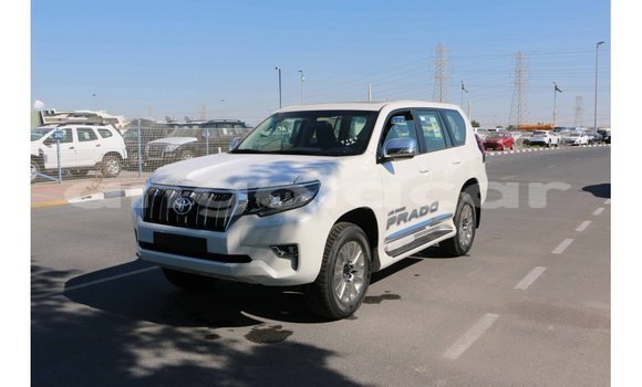 Acheter Import Voiture Toyota Prado Blanc à Import - Dubai, Province de Bengo Acheter Import Voiture Toyota Prado Blanc à Import - Dubai, Province de Bengo