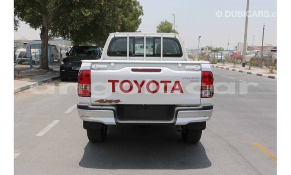Comprar Importar Toyota Hilux Branco Carro em Import - Dubai em Bengo Province Comprar Importar Toyota Hilux Branco Carro em Import - Dubai em Bengo Province