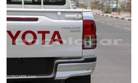 Comprar Importar Toyota Hilux Branco Carro em Import - Dubai em Bengo Province Comprar Importar Toyota Hilux Branco Carro em Import - Dubai em Bengo Province