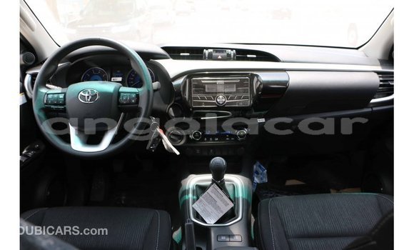 Comprar Importar Toyota Hilux Branco Carro em Import - Dubai em Bengo Province Comprar Importar Toyota Hilux Branco Carro em Import - Dubai em Bengo Province