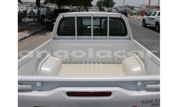 Comprar Importar Toyota Hilux Branco Carro em Import - Dubai em Bengo Province Comprar Importar Toyota Hilux Branco Carro em Import - Dubai em Bengo Province