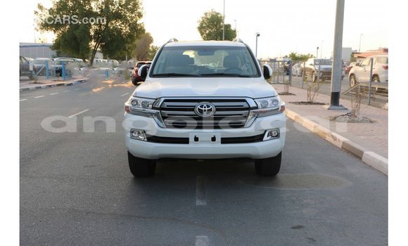 Comprar Importar Toyota Land Cruiser Branco Carro em Import - Dubai em Bengo Province Comprar Importar Toyota Land Cruiser Branco Carro em Import - Dubai em Bengo Province