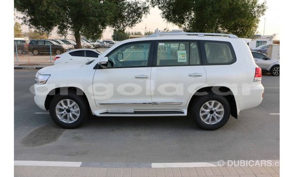 Comprar Importar Toyota Land Cruiser Branco Carro em Import - Dubai em Bengo Province Comprar Importar Toyota Land Cruiser Branco Carro em Import - Dubai em Bengo Province