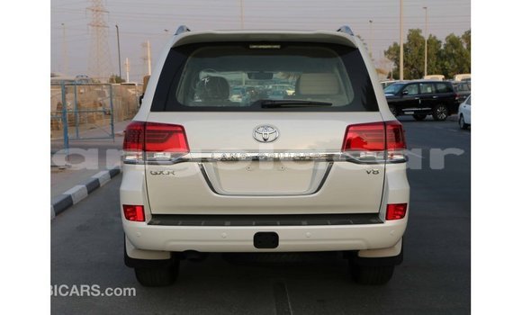 Comprar Importar Toyota Land Cruiser Branco Carro em Import - Dubai em Bengo Province Comprar Importar Toyota Land Cruiser Branco Carro em Import - Dubai em Bengo Province