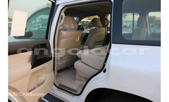 Comprar Importar Toyota Land Cruiser Branco Carro em Import - Dubai em Bengo Province Comprar Importar Toyota Land Cruiser Branco Carro em Import - Dubai em Bengo Province