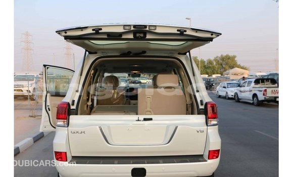 Comprar Importar Toyota Land Cruiser Branco Carro em Import - Dubai em Bengo Province Comprar Importar Toyota Land Cruiser Branco Carro em Import - Dubai em Bengo Province