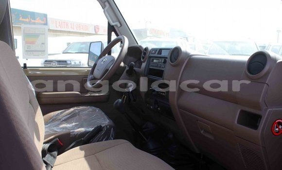 Buy Import Toyota Land Cruiser Beige Car in Import - Dubai in Bengo Province Buy Import Toyota Land Cruiser Beige Car in Import - Dubai in Bengo Province