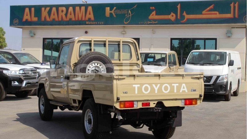 Big with watermark toyota land cruiser bengo province import dubai 6961