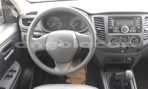 Comprar Importar Mitsubishi L200 Branco Carro em Import - Dubai em Bengo Province Comprar Importar Mitsubishi L200 Branco Carro em Import - Dubai em Bengo Province