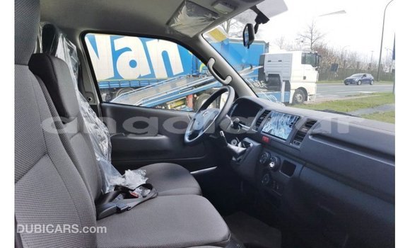 Acheter Import Voiture Toyota Hiace Blanc à Import - Dubai, Province de Bengo Acheter Import Voiture Toyota Hiace Blanc à Import - Dubai, Province de Bengo