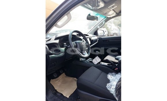 Comprar Importar Toyota Hilux Preto Carro em Import - Dubai em Bengo Province Comprar Importar Toyota Hilux Preto Carro em Import - Dubai em Bengo Province