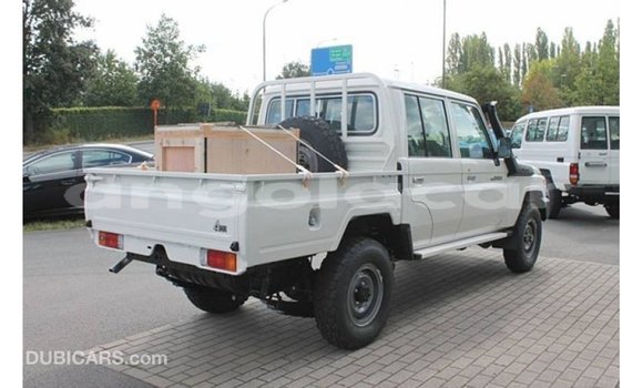 Buy Import Toyota Land Cruiser White Car in Import - Dubai in Bengo Province Buy Import Toyota Land Cruiser White Car in Import - Dubai in Bengo Province