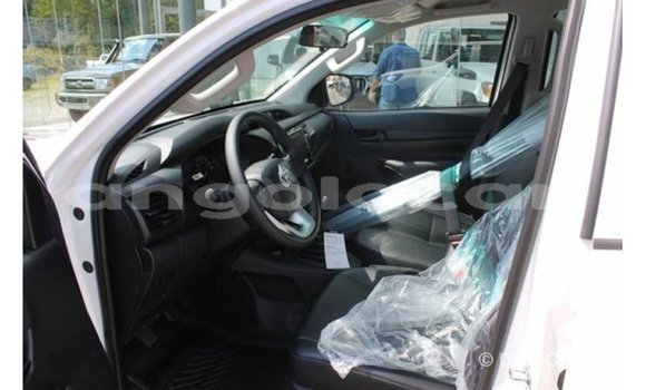 Buy Import Toyota Hilux White Car in Import - Dubai in Bengo Province Buy Import Toyota Hilux White Car in Import - Dubai in Bengo Province