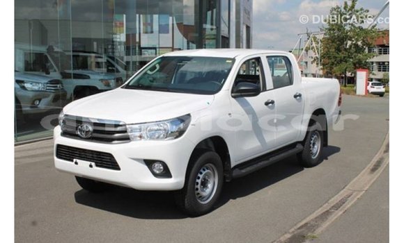 Acheter Import Voiture Toyota Hilux Blanc à Import - Dubai, Province de Bengo Acheter Import Voiture Toyota Hilux Blanc à Import - Dubai, Province de Bengo
