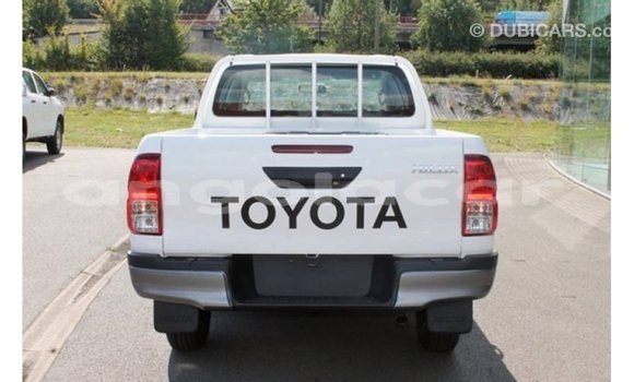 Acheter Import Voiture Toyota Hilux Blanc à Import - Dubai, Province de Bengo Acheter Import Voiture Toyota Hilux Blanc à Import - Dubai, Province de Bengo