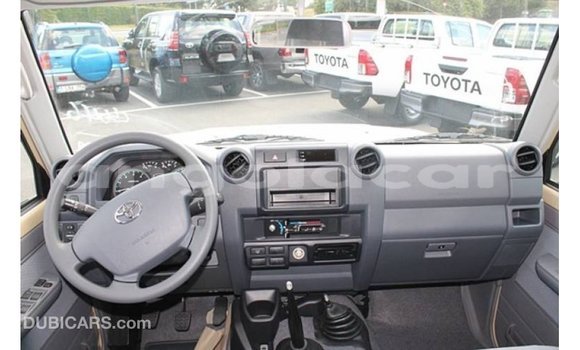 Buy Import Toyota Land Cruiser Beige Car in Import - Dubai in Bengo Province Buy Import Toyota Land Cruiser Beige Car in Import - Dubai in Bengo Province
