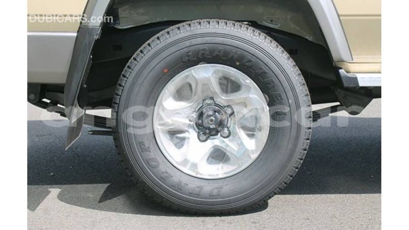 Big with watermark toyota land cruiser bengo province import dubai 6989