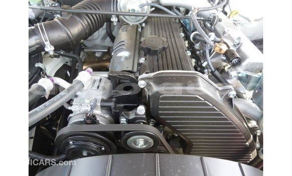 Comprar Importar Toyota Land Cruiser Branco Carro em Import - Dubai em Bengo Province Comprar Importar Toyota Land Cruiser Branco Carro em Import - Dubai em Bengo Province