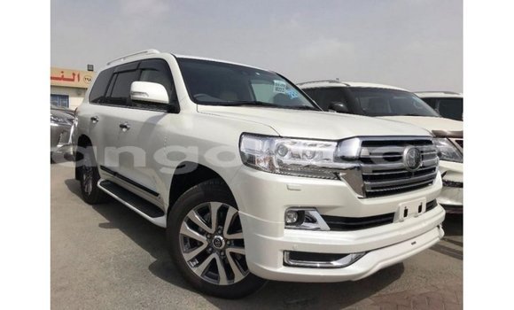 Comprar Importar Toyota Land Cruiser Branco Carro em Import - Dubai em Bengo Province Comprar Importar Toyota Land Cruiser Branco Carro em Import - Dubai em Bengo Province