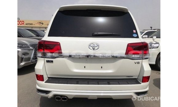 Comprar Importar Toyota Land Cruiser Branco Carro em Import - Dubai em Bengo Province Comprar Importar Toyota Land Cruiser Branco Carro em Import - Dubai em Bengo Province
