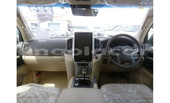 Comprar Importar Toyota Land Cruiser Branco Carro em Import - Dubai em Bengo Province Comprar Importar Toyota Land Cruiser Branco Carro em Import - Dubai em Bengo Province