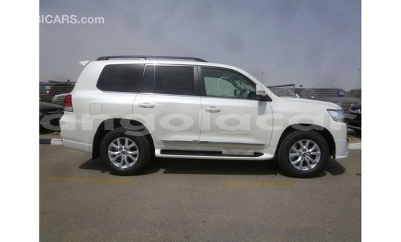 Comprar Importar Toyota Land Cruiser Branco Carro em Import - Dubai em Bengo Province Comprar Importar Toyota Land Cruiser Branco Carro em Import - Dubai em Bengo Province
