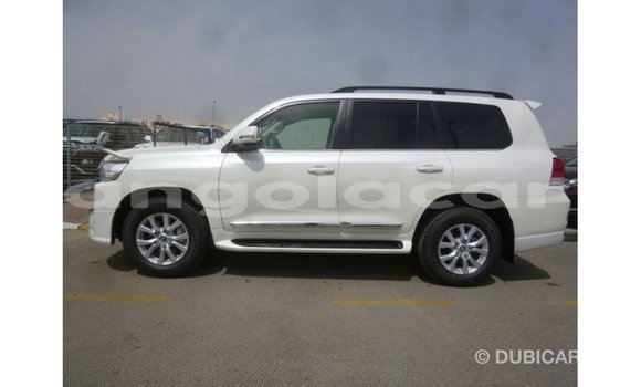 Comprar Importar Toyota Land Cruiser Branco Carro em Import - Dubai em Bengo Province Comprar Importar Toyota Land Cruiser Branco Carro em Import - Dubai em Bengo Province