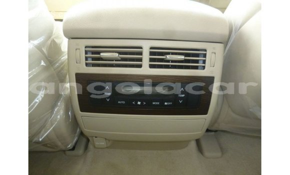 Comprar Importar Toyota Land Cruiser Branco Carro em Import - Dubai em Bengo Province Comprar Importar Toyota Land Cruiser Branco Carro em Import - Dubai em Bengo Province