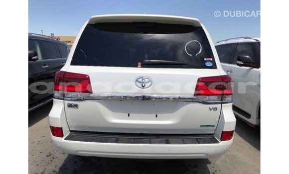 Comprar Importar Toyota Land Cruiser Branco Carro em Import - Dubai em Bengo Province Comprar Importar Toyota Land Cruiser Branco Carro em Import - Dubai em Bengo Province