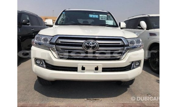 Comprar Importar Toyota Land Cruiser Branco Carro em Import - Dubai em Bengo Province Comprar Importar Toyota Land Cruiser Branco Carro em Import - Dubai em Bengo Province