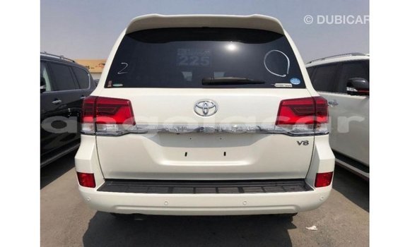Comprar Importar Toyota Land Cruiser Branco Carro em Import - Dubai em Bengo Province Comprar Importar Toyota Land Cruiser Branco Carro em Import - Dubai em Bengo Province