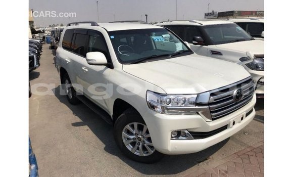 Comprar Importar Toyota Land Cruiser Branco Carro em Import - Dubai em Bengo Province Comprar Importar Toyota Land Cruiser Branco Carro em Import - Dubai em Bengo Province