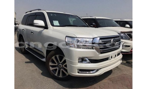 Comprar Importar Toyota Land Cruiser Branco Carro em Import - Dubai em Bengo Province Comprar Importar Toyota Land Cruiser Branco Carro em Import - Dubai em Bengo Province