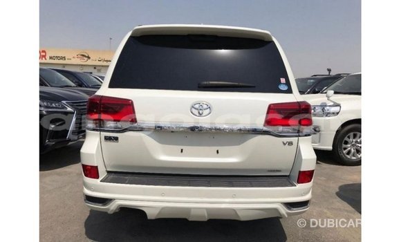 Comprar Importar Toyota Land Cruiser Branco Carro em Import - Dubai em Bengo Province Comprar Importar Toyota Land Cruiser Branco Carro em Import - Dubai em Bengo Province