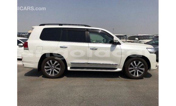 Comprar Importar Toyota Land Cruiser Branco Carro em Import - Dubai em Bengo Province Comprar Importar Toyota Land Cruiser Branco Carro em Import - Dubai em Bengo Province