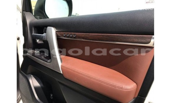 Comprar Importar Toyota Land Cruiser Branco Carro em Import - Dubai em Bengo Province Comprar Importar Toyota Land Cruiser Branco Carro em Import - Dubai em Bengo Province