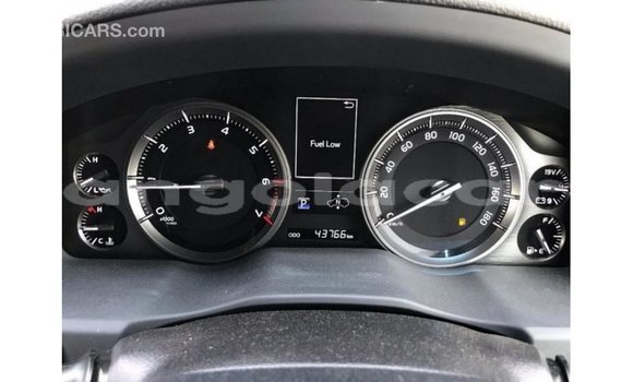 Comprar Importar Toyota Land Cruiser Branco Carro em Import - Dubai em Bengo Province Comprar Importar Toyota Land Cruiser Branco Carro em Import - Dubai em Bengo Province