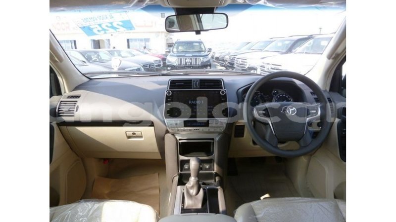 Big with watermark toyota prado bengo province import dubai 7021