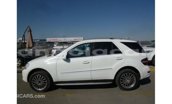 Comprar Importar Mercedes-Benz 190 Branco Carro em Import - Dubai em Bengo Province Comprar Importar Mercedes-Benz 190 Branco Carro em Import - Dubai em Bengo Province