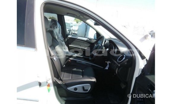 Comprar Importar Mercedes-Benz 190 Branco Carro em Import - Dubai em Bengo Province Comprar Importar Mercedes-Benz 190 Branco Carro em Import - Dubai em Bengo Province