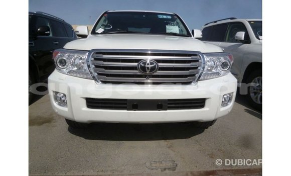 Comprar Importar Toyota Land Cruiser Branco Carro em Import - Dubai em Bengo Province Comprar Importar Toyota Land Cruiser Branco Carro em Import - Dubai em Bengo Province