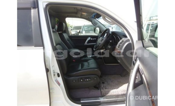 Comprar Importar Toyota Land Cruiser Branco Carro em Import - Dubai em Bengo Province Comprar Importar Toyota Land Cruiser Branco Carro em Import - Dubai em Bengo Province