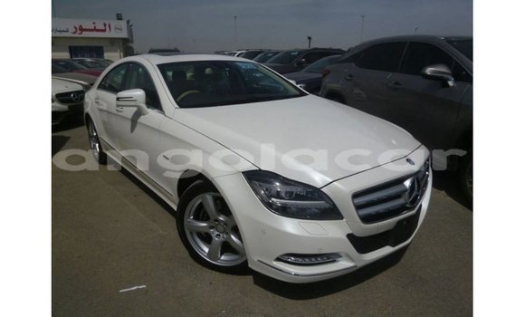 Comprar Importar Mercedes-Benz 190 Branco Carro em Import - Dubai em Bengo Province Comprar Importar Mercedes-Benz 190 Branco Carro em Import - Dubai em Bengo Province