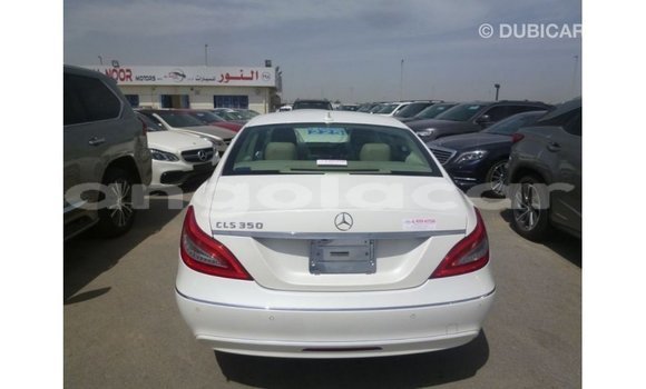 Comprar Importar Mercedes-Benz 190 Branco Carro em Import - Dubai em Bengo Province Comprar Importar Mercedes-Benz 190 Branco Carro em Import - Dubai em Bengo Province