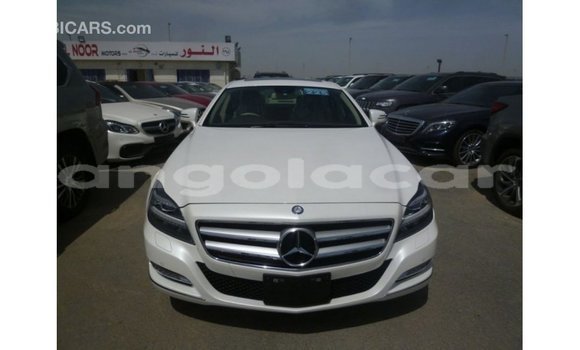 Comprar Importar Mercedes-Benz 190 Branco Carro em Import - Dubai em Bengo Province Comprar Importar Mercedes-Benz 190 Branco Carro em Import - Dubai em Bengo Province