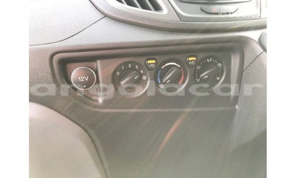 Acheter Import Voiture Ford Club Wagon Blanc à Import - Dubai, Province de Bengo Acheter Import Voiture Ford Club Wagon Blanc à Import - Dubai, Province de Bengo