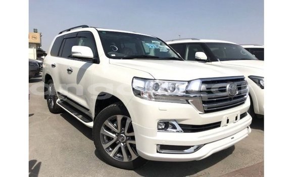 Comprar Importar Toyota Land Cruiser Branco Carro em Import - Dubai em Bengo Province Comprar Importar Toyota Land Cruiser Branco Carro em Import - Dubai em Bengo Province